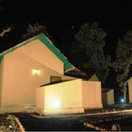 فندق Bandhavgarh National Parkفي  Tiger Lagoon المظهر الخارجي الصورة