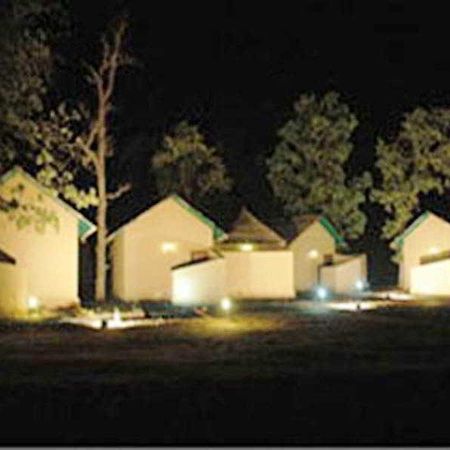 فندق Bandhavgarh National Parkفي  Tiger Lagoon المظهر الخارجي الصورة